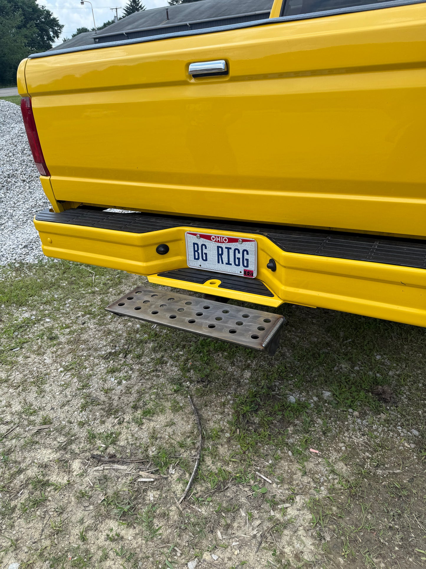 Universal hitch step.