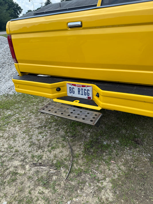 Universal hitch step.